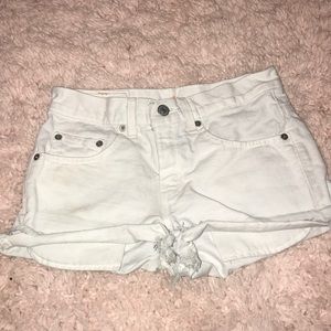 Original Cut Off Levi White Shorts